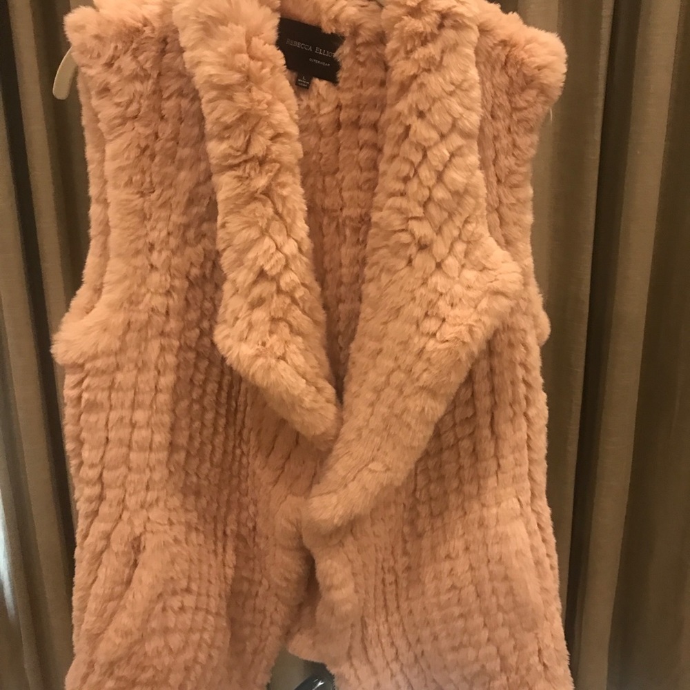 Rebecca Elliott Fur Vest - Picture 3 of 4
